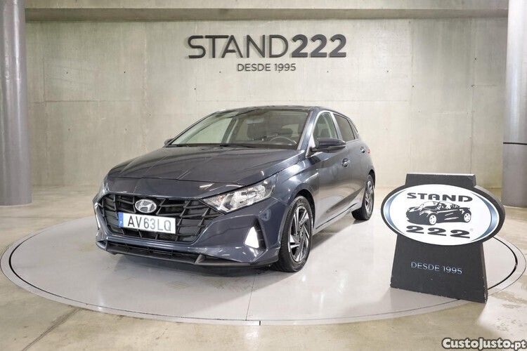Cinza Usado 2022 Hyundai i20 Comfort Citadino | € 15.550 (Preço justo) - Imagem 1/1