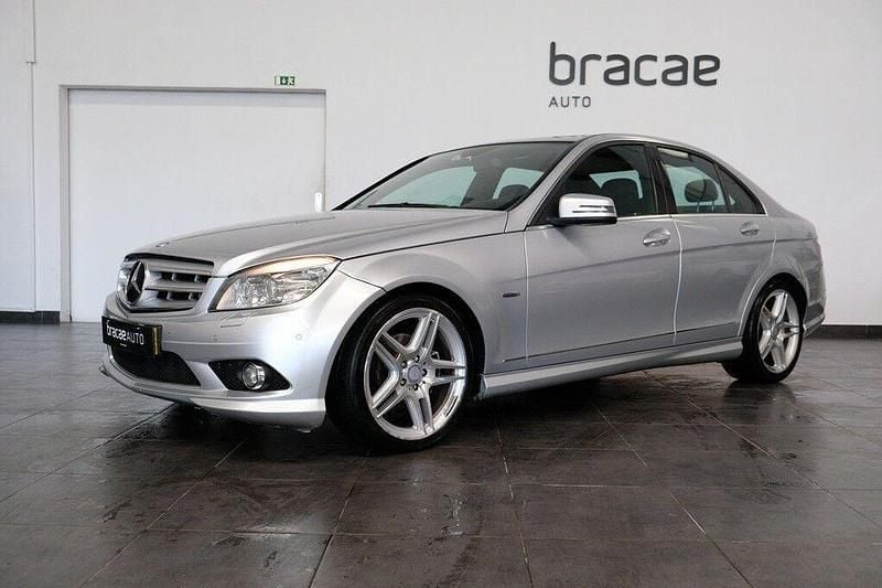 Usado Mercedes C250 Classic 204 HP (150 kW) 2010 Cinza Sedan