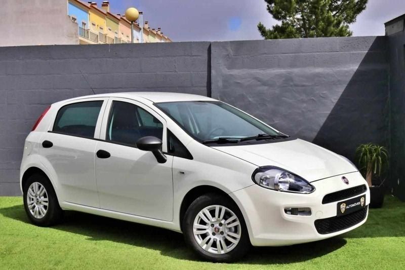 Branco Usado 2018 Fiat Punto Easy Citadino | € 8.750 (Preço justo) - Imagem 1/4