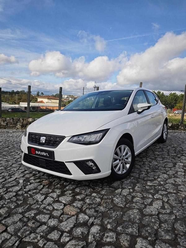 Branco Usado 2021 Seat Ibiza Citadino | € 15.490 (Bom preço) - Imagem 1/4
