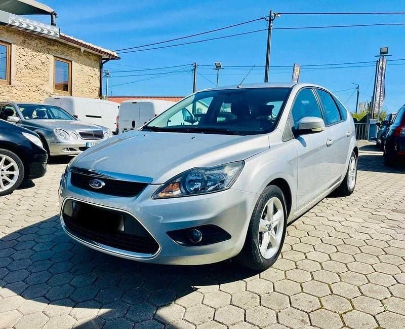 Cinza Usado 2011 Ford Focus Trend | € 5.990 (Bom preço) - Imagem 1/4