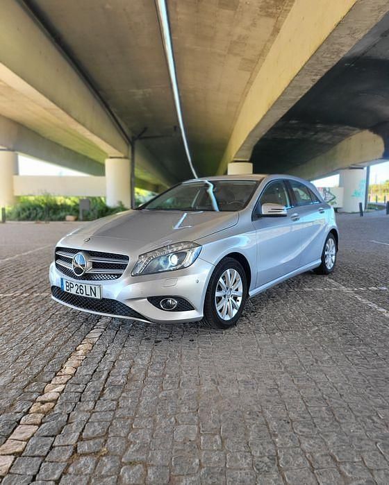 Usado 2015 Mercedes A180 Sedan | € 13.490 (Preço justo) - Imagem 1/4