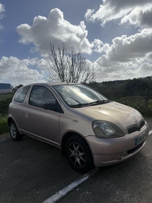 Usado Toyota Yaris 68 HP (50 kW) 1999