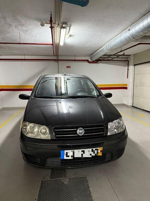 Usado 2003 Fiat Punto Sedan | € 1.500 (Preço justo) - Imagem 1/4