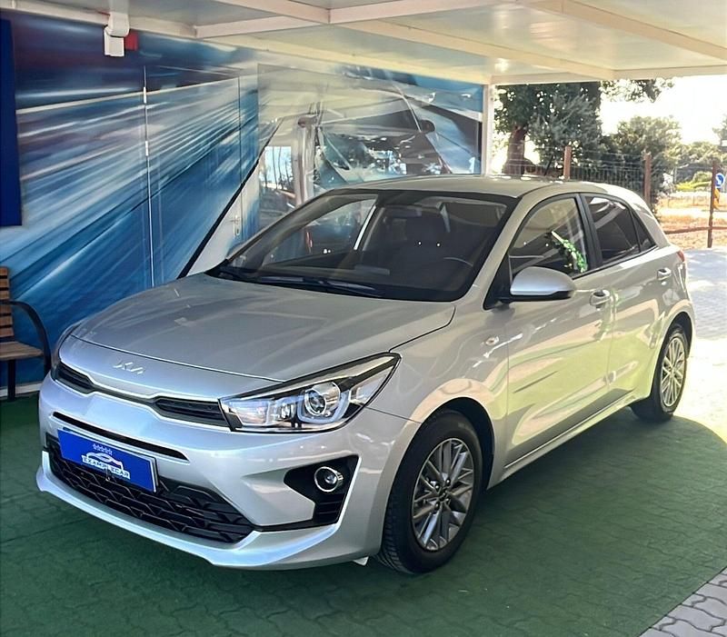 Cinzento Usado 2022 Kia Rio | € 16.900 (Preço elevado) - Imagem 1/4
