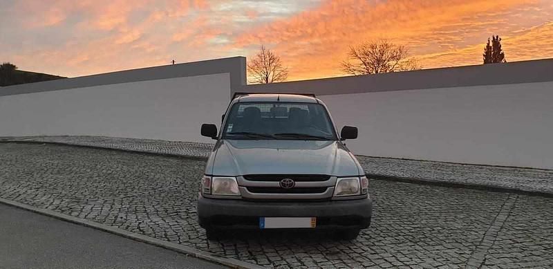 Usado Toyota HiLux 88 HP (64 kW) 2002 Cinzento Pickup