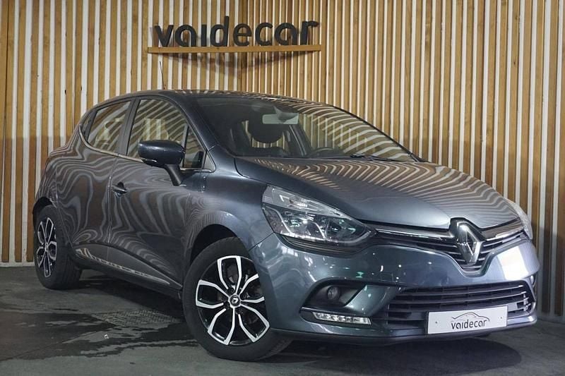 Cinza Usado 2019 Renault Clio IV LIMITED | € 12.690 (Bom preço) - Imagem 1/4