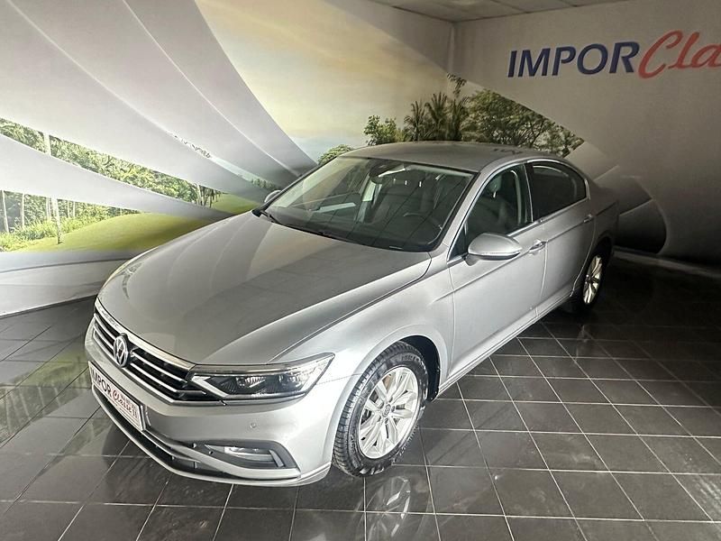 Cinza Usado 2020 VW Passat Business Sedan | € 21.500 (Caro) - Imagem 1/4
