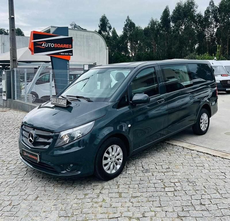 Cinza Usado 2016 Mercedes Vito Sedan | € 22.800 - Imagem 1/4