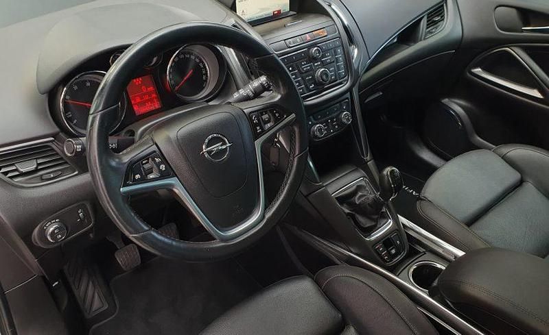 Usado Opel Zafira Tourer 136 HP (100 kW) 2016 Cinzento Monovolume