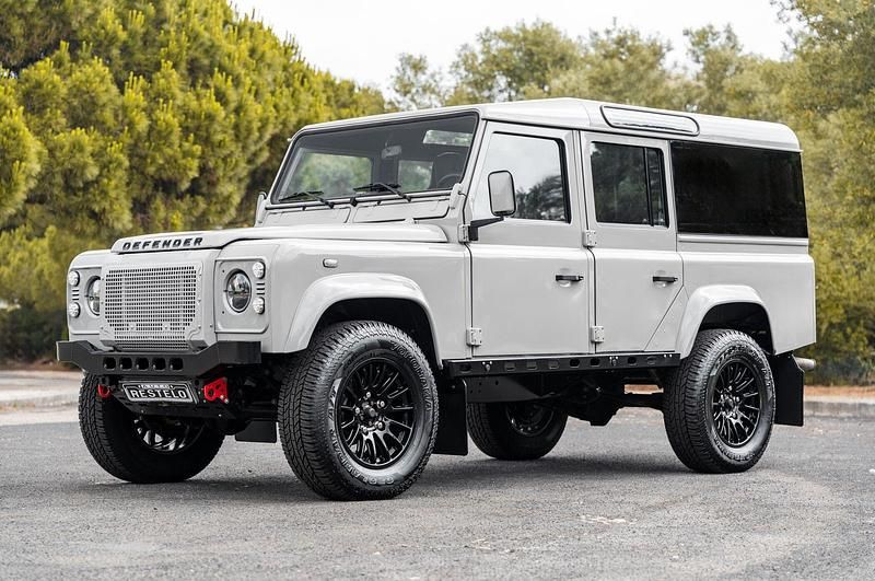 Cinza Usado 2001 Land Rover Defender SUV | € 98.500 - Imagem 1/4