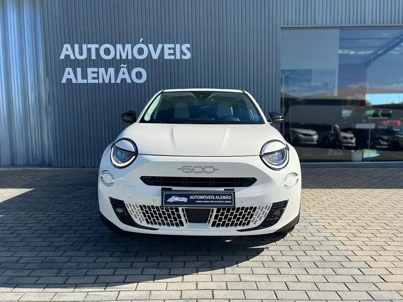 Usado Fiat 600 La Prima 110 HP (80 kW) 2025 Branco SUV