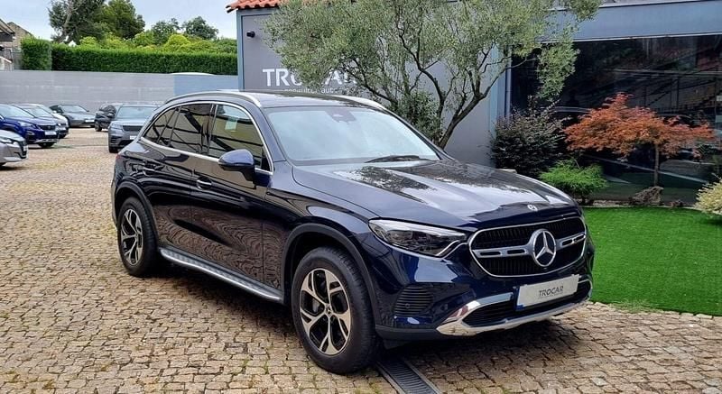 Azul Usado 2023 Mercedes GLC300e SUV | € 66.950 (Caro) - Imagem 1/4