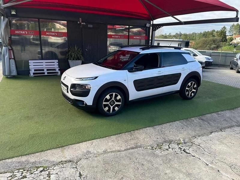 Branco Usado 2016 Citroën C4 Cactus PureTech Citadino | € 9.450 (Super Preço) - Imagem 1/4