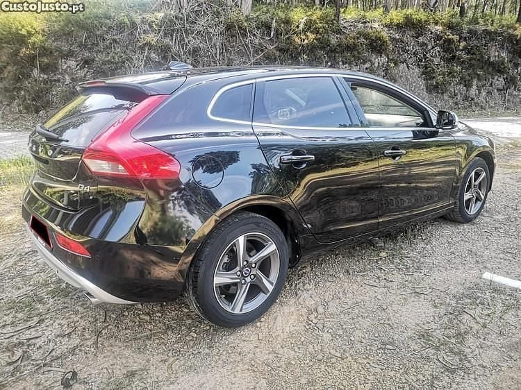 Preto Usado 2014 Volvo V40 R-Design Summum Carrinha | € 12.750 (Preço justo) - Imagem 1/1