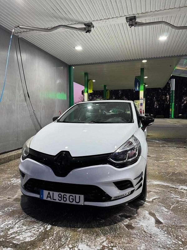 Usado Renault Clio IV 75 HP (55 kW) 2016 Branco Citadino