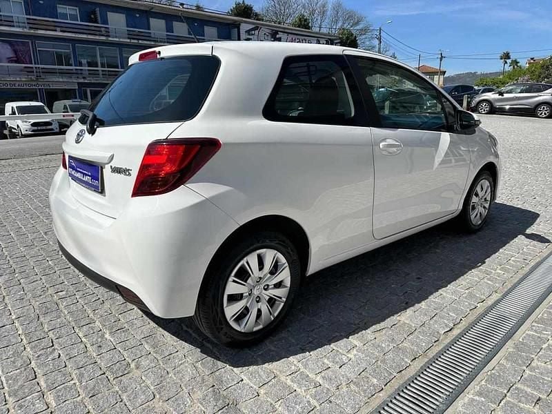 Usado Toyota Yaris 90 HP (66 kW) 2016 Branco
