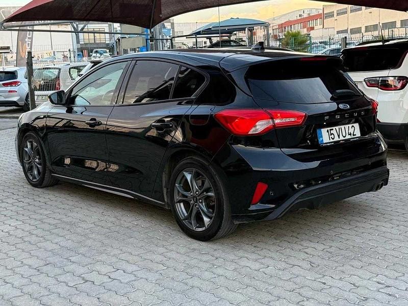 Usado Ford Focus ST-Line 125 HP (91 kW) 2018 Preto Citadino