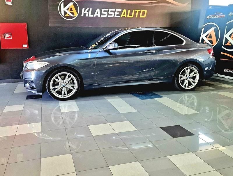 Usado BMW 220 Sport Line 184 HP (135 kW) 2014 Cinza Coupé