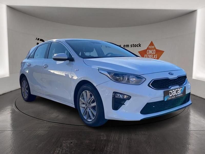 Branco Usado 2021 Kia Ceed Citadino | € 11.999 (Super Preço) - Imagem 1/4