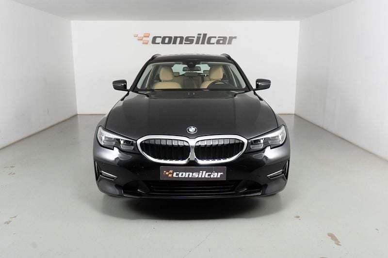 Preto Usado 2021 BMW 330 Luxury Line Carrinha | € 28.980 (Bom preço) - Imagem 1/4