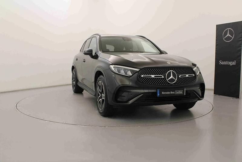 Cinzento Novo 2025 Mercedes GLC300e SUV | € 69.990 (Preço justo) - Imagem 1/4