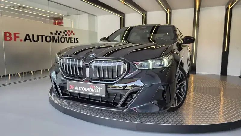 Preto Usado 2024 BMW 530e Coupé | € 73.900 - Imagem 1/4