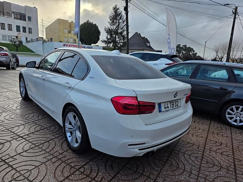 Usado BMW 330 iPerformance 252 HP (185 kW) 2017 Branco Sedan