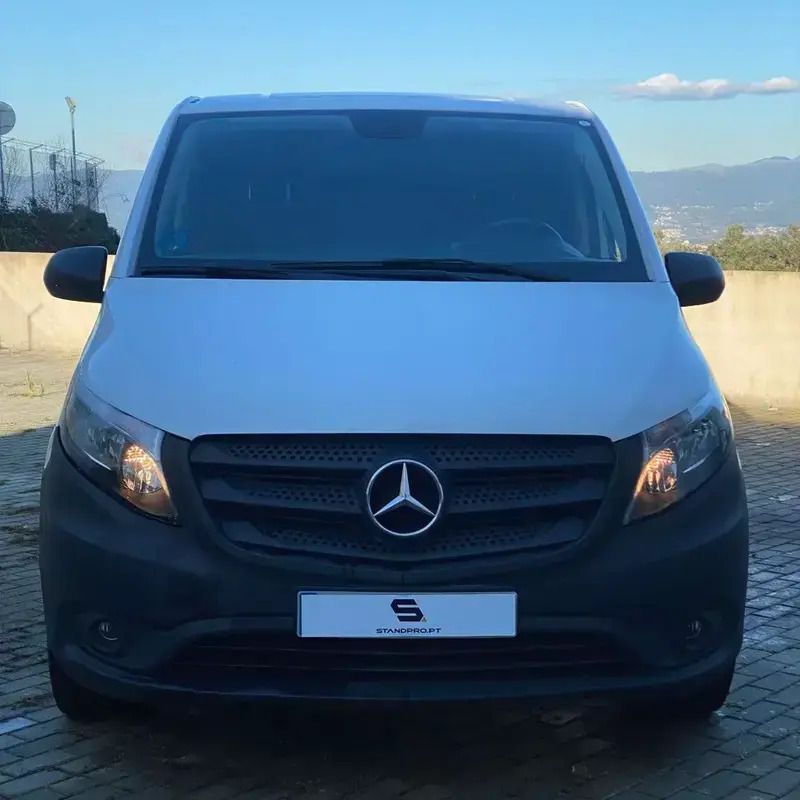 Branco Usado 2021 Mercedes e-Vito Monovolume | € 24.500 - Imagem 1/4