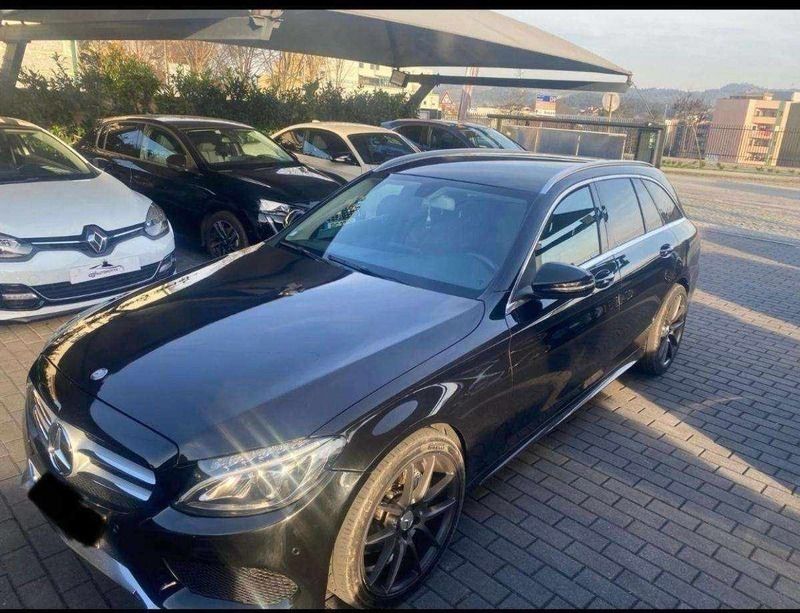 Usado Mercedes C200 136 HP (100 kW) 2015 Preto Carrinha