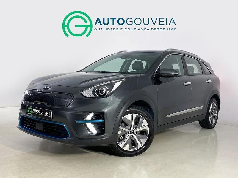 Cinza Usado 2021 Kia e-Niro SUV | € 22.980 (Super Preço) - Imagem 1/4