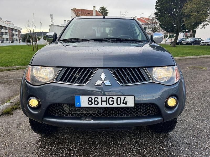 Usado Mitsubishi L Intense 136 HP (100 kW) 2009 Cinza SUV