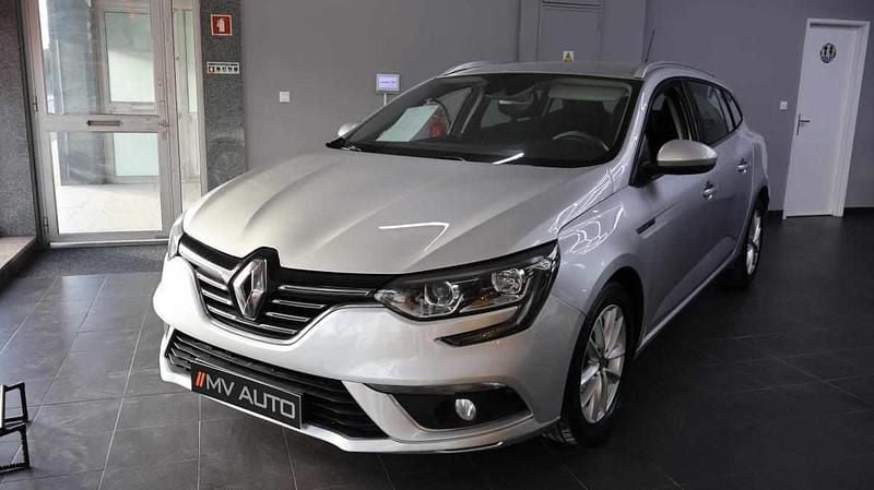 Cinzento Usado 2019 Renault Mégane GrandTour Carrinha | € 11.750 (Preço justo) - Imagem 1/4