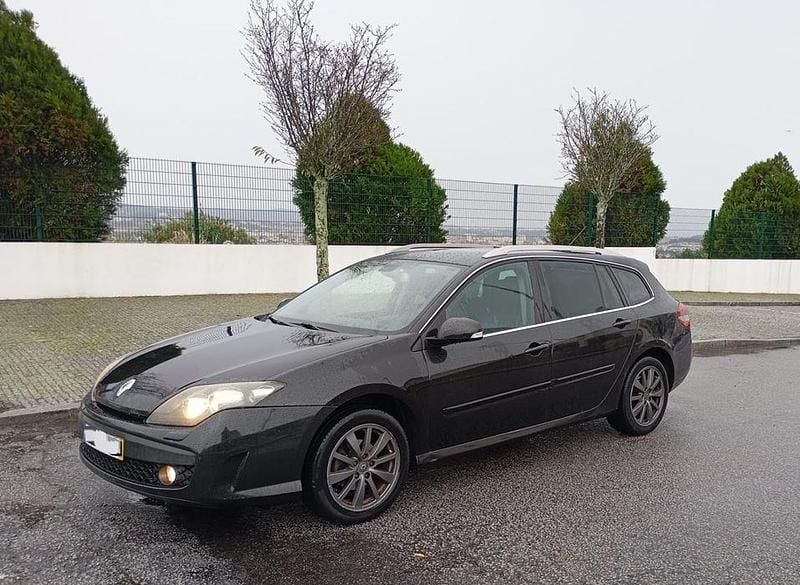 Usado 2011 Renault Laguna III Sedan | € 4.795 (Bom preço) - Imagem 1/4