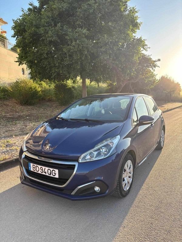 Azul Usado 2017 Peugeot 208 Citadino | € 9.500 (Preço justo) - Imagem 1/4