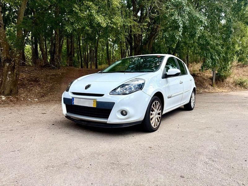 Usado 2009 Renault Clio II Sedan | € 6.000 (Preço elevado) - Imagem 1/4
