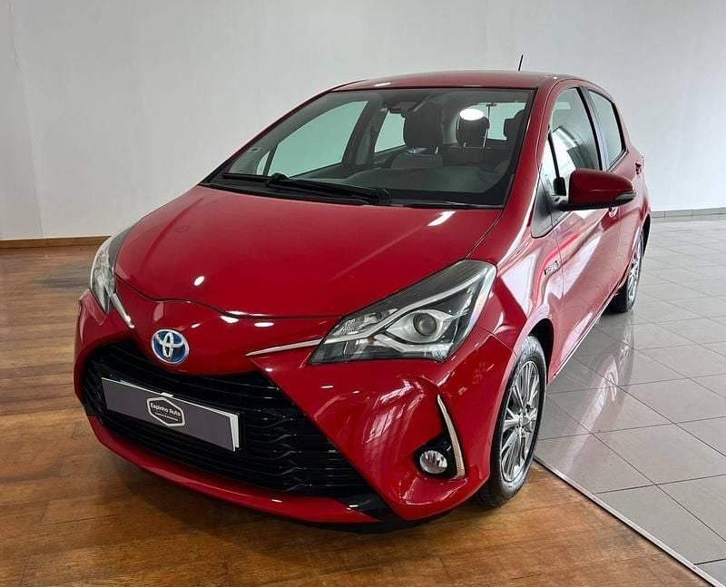 Vermelho Usado 2018 Toyota Yaris Hybrid | € 15.750 (Preço justo) - Imagem 1/4