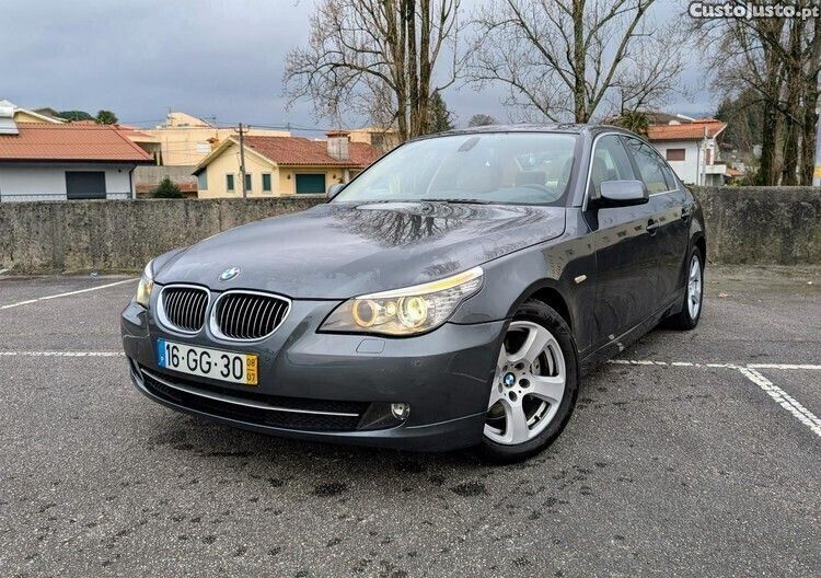 Cinza Usado 2008 BMW 530 Sedan | € 13.000 - Imagem 1/1