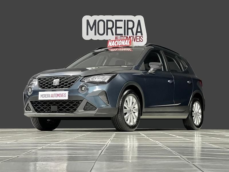 Cinza Usado 2022 Seat Arona Style SUV | € 14.499 (Preço elevado) - Imagem 1/4