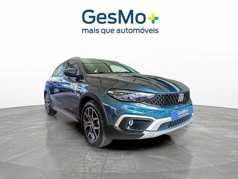 Azul Usado 2022 Fiat Tipo | € 21.990 - Imagem 1/4