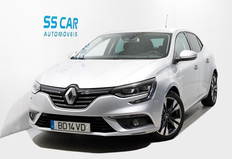 Usado Renault Mégane IV Intens 115 HP (84 kW) 2021 Cinza Citadino
