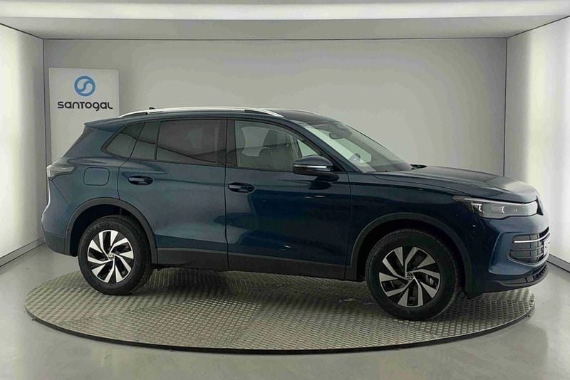 Azul Novo 2025 VW Tiguan SUV | € 43.490 - Imagem 1/4