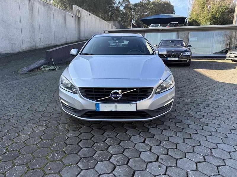 Cinzento Usado 2015 Volvo V60 Carrinha | € 13.700 (Preço justo) - Imagem 1/4