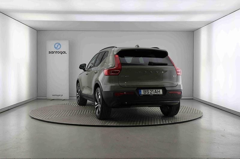 Usado Volvo XC40 Plus 163 HP (119 kW) 2025 Verde SUV