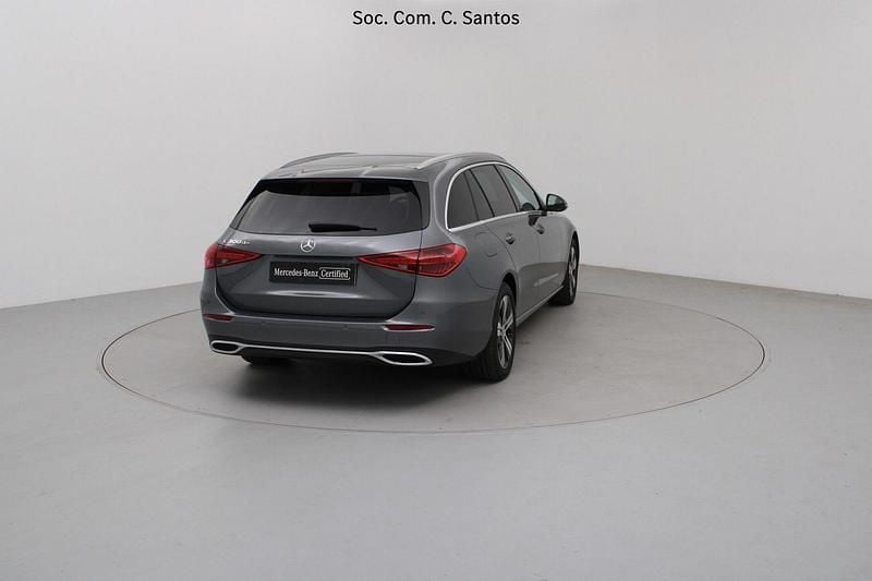 Usado Mercedes C300 Avantgarde 197 HP (144 kW) 2024 Cinza Carrinha