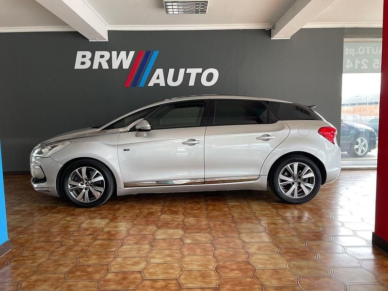 Usado DS Automobiles DS5 Sport Chic 200 HP (147 kW) 2014 Cinzento Citadino