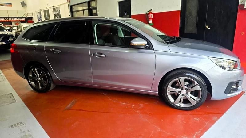 Usado Peugeot 308 SW Active 130 HP (95 kW) 2018 Cinzento Carrinha