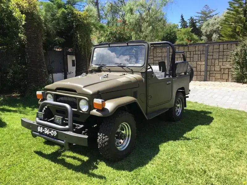 Verde Usado 1980 Toyota Land Cruiser SUV | € 49.900 - Imagem 1/3