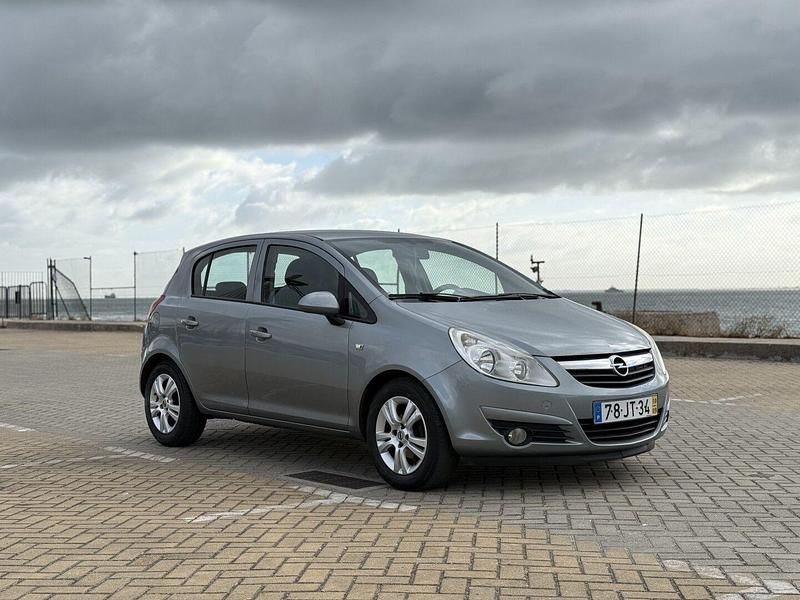 Cinza Usado 2010 Opel Corsa Cosmo | € 4.400 (Super Preço) - Imagem 1/4