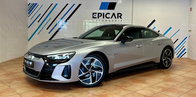 Cinza Usado 2021 Audi e-tron GT quattro Sedan | € 61.900 - Imagem 1/4